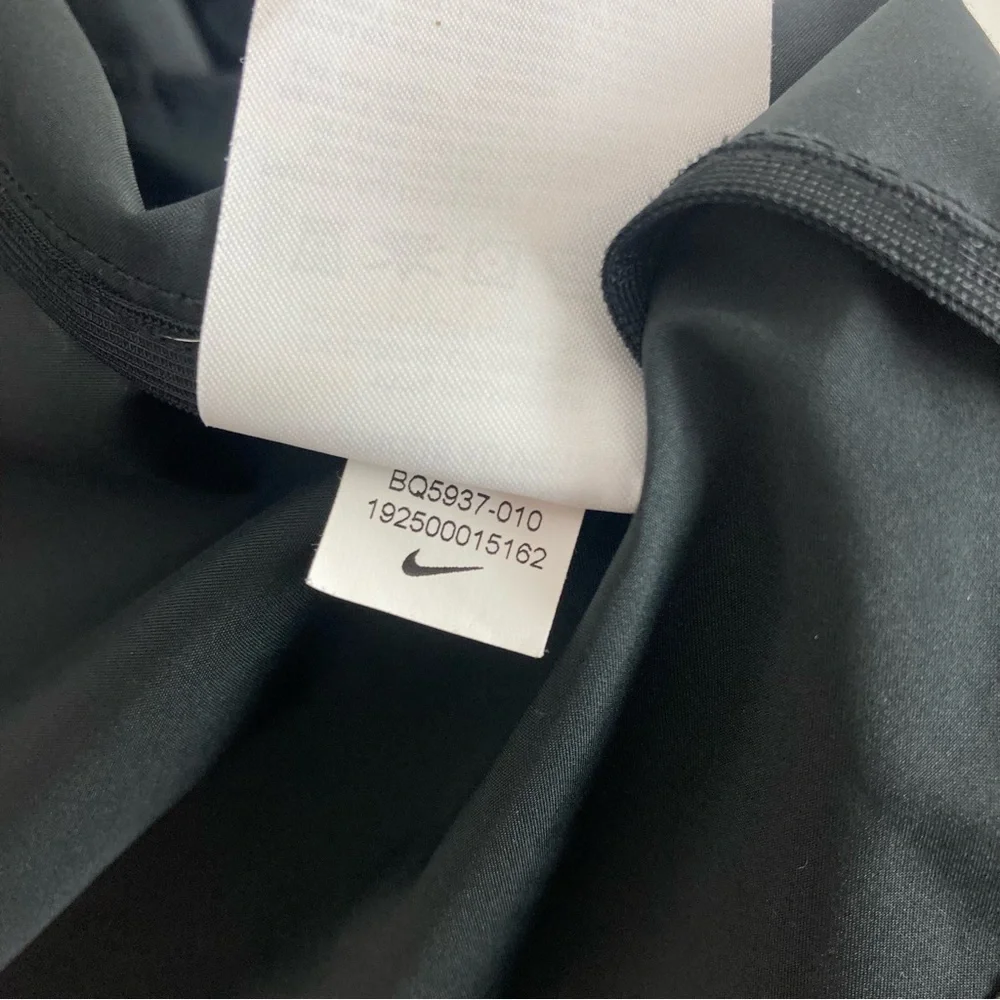 Nike Repel Lightweight Running Jacket in Black XS